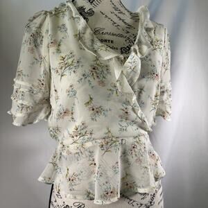 ASTR The Label Women's XS‎ Ivory Blouse V Neck Short Sleeve Shirt